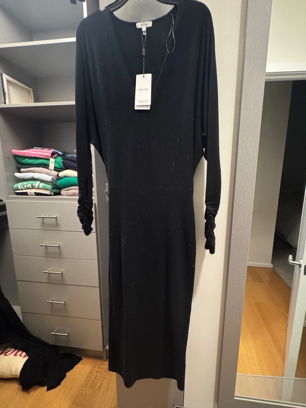 Reiss Black V-Neck sweater Long Sleeve Midi Dress